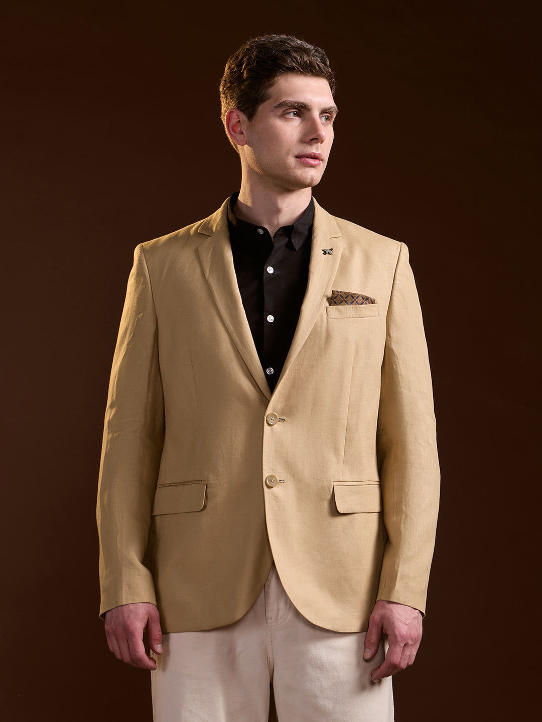 Men Alca Beige Solid Tailored Fit Single-Breasted Formal Blazer