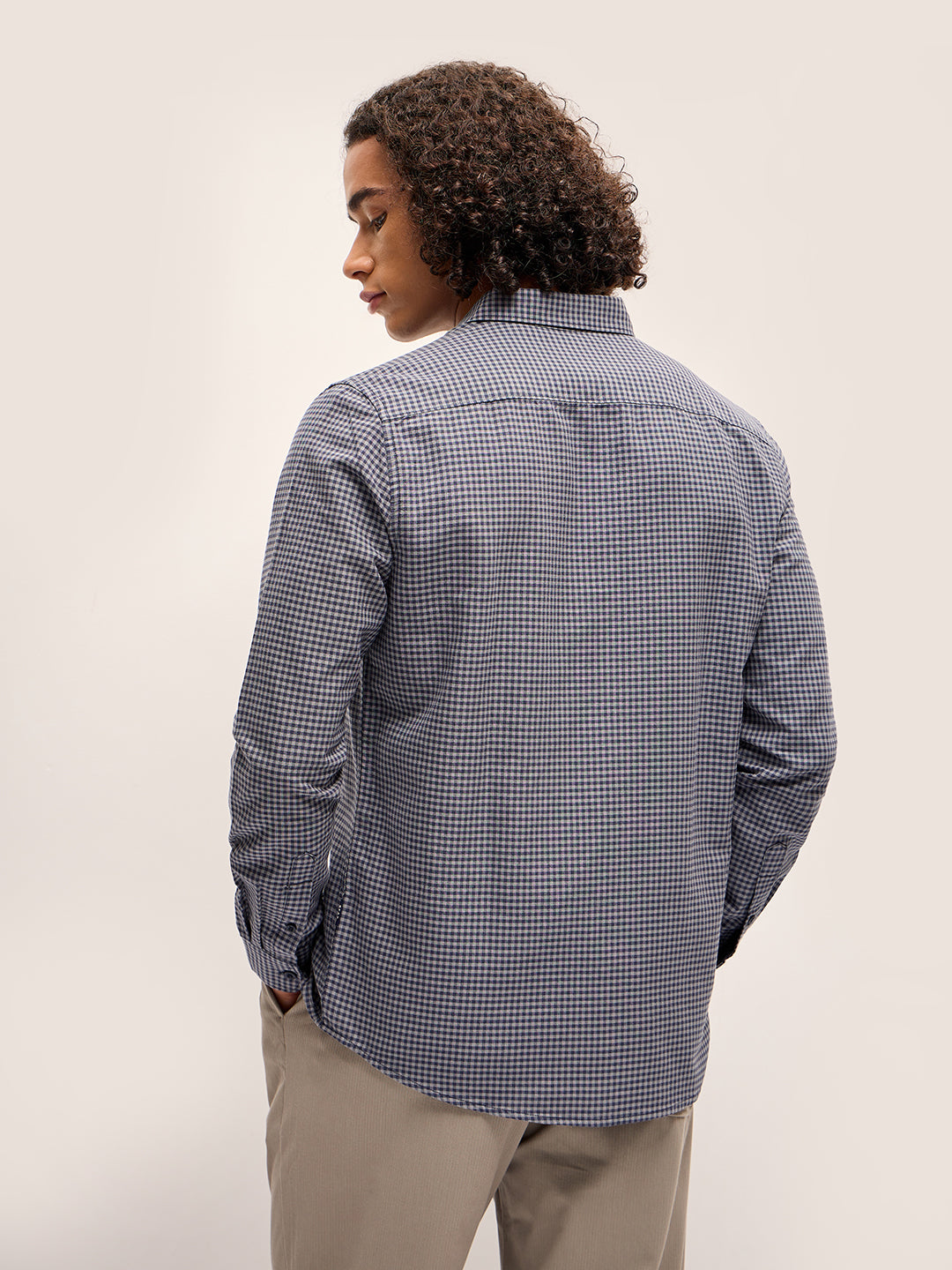 Men Grey Checked Slim Fit Casual Shirt