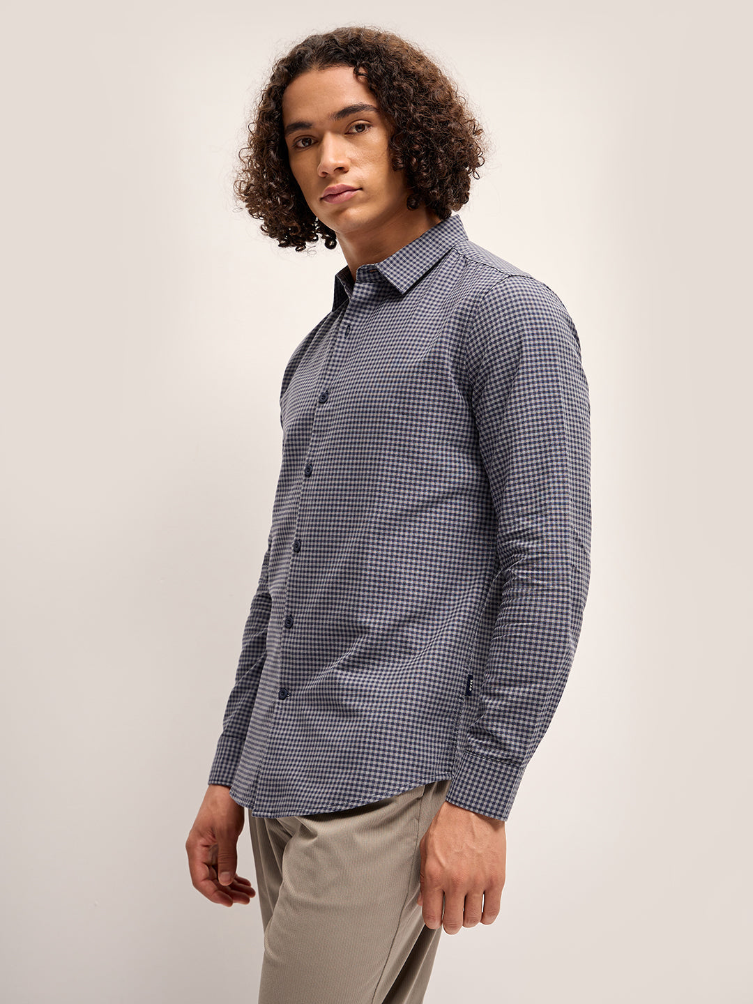 Men Grey Checked Slim Fit Casual Shirt