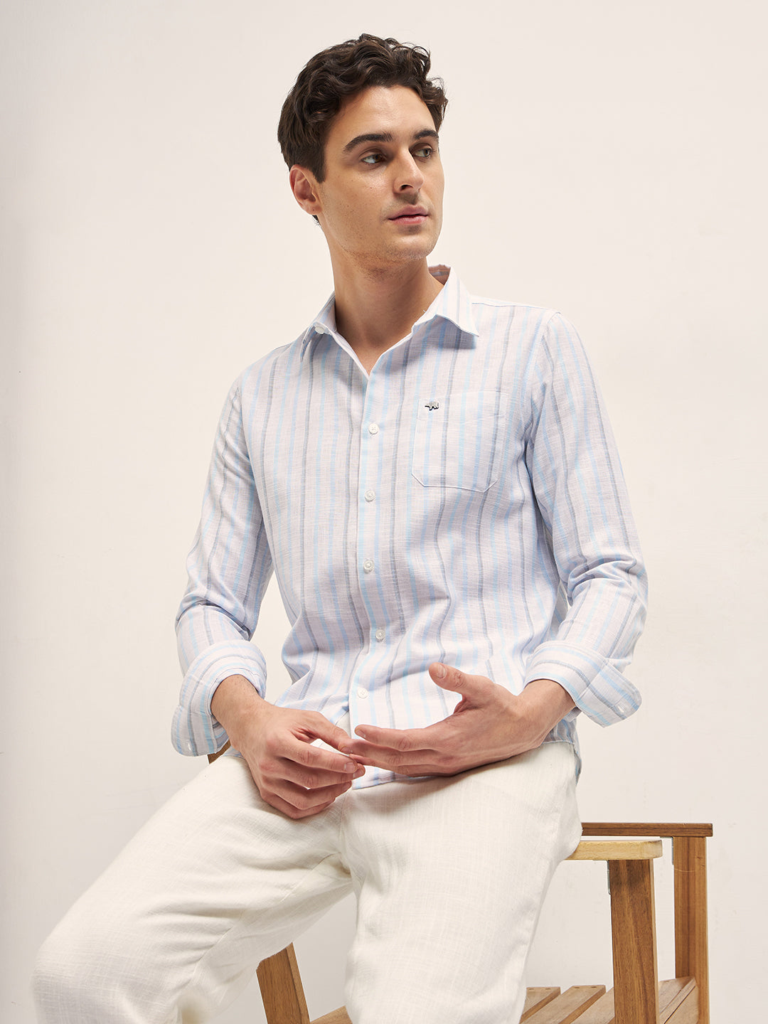 Men Blue Vertical Stripes Slim Fit Casual Shirt