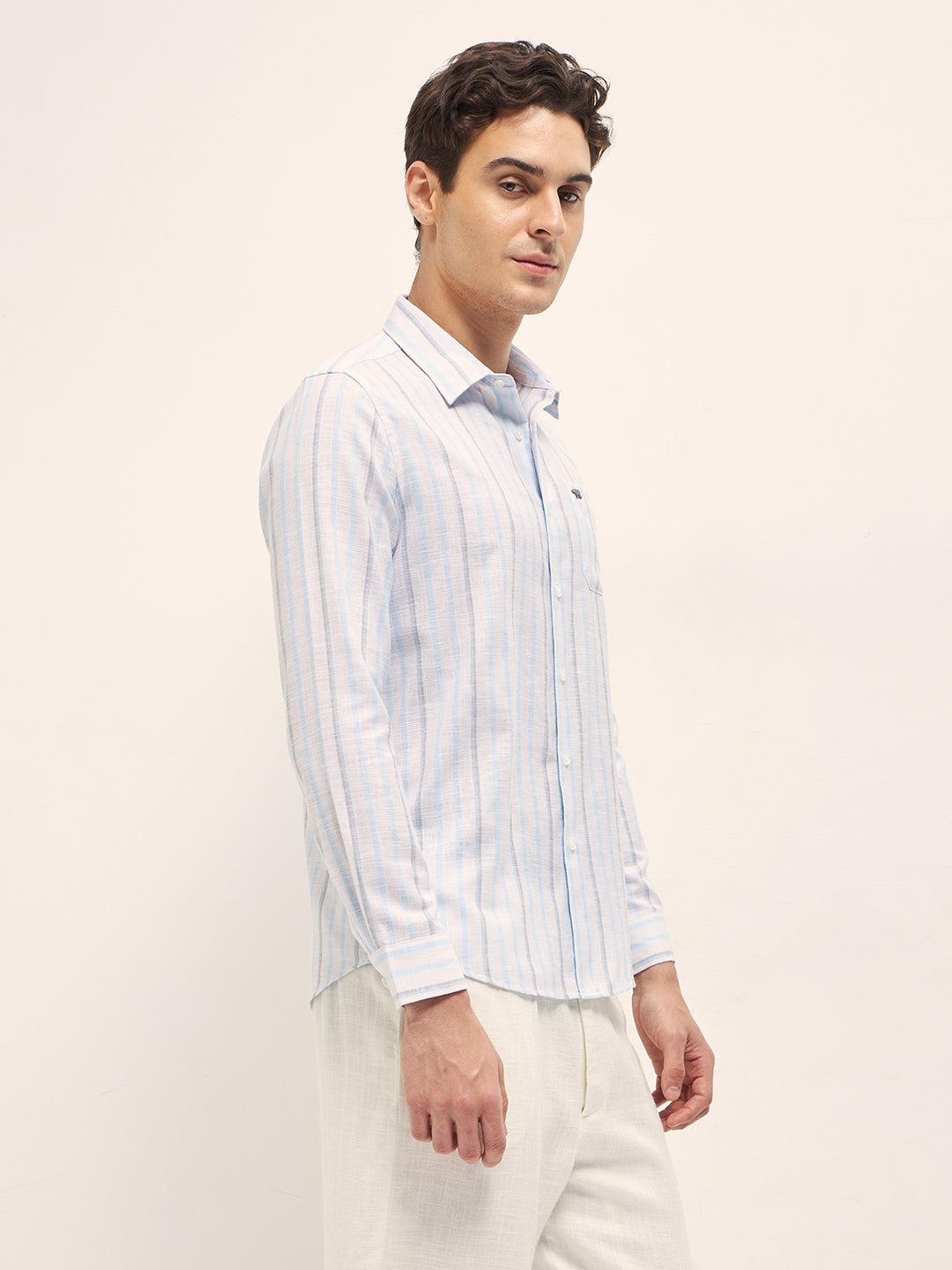 Men Blue Vertical Stripes Slim Fit Casual Shirt