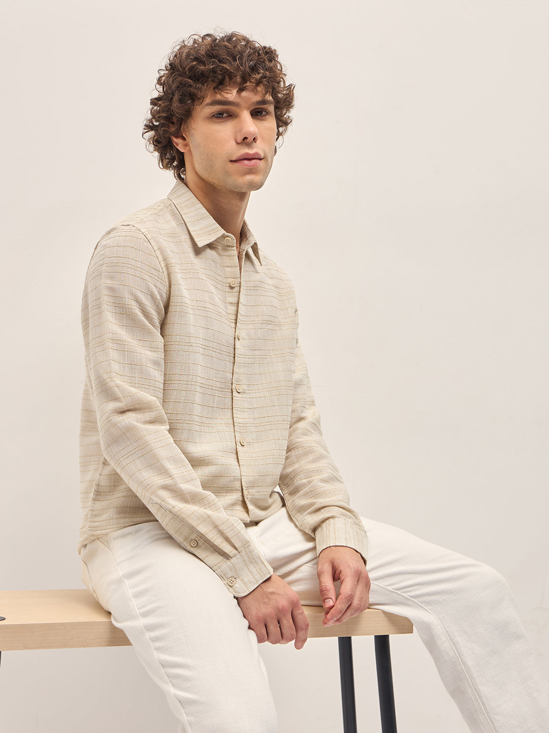 Men Beige Horizontal textured grid Slim Fit Casual Shirt