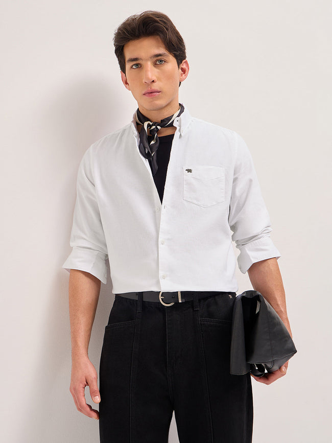 Men White Solid Slim Fit Casual Shirt