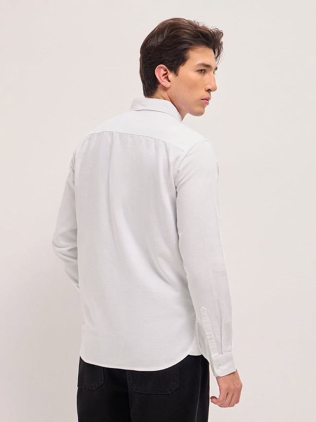 Men White Solid Slim Fit Casual Shirt