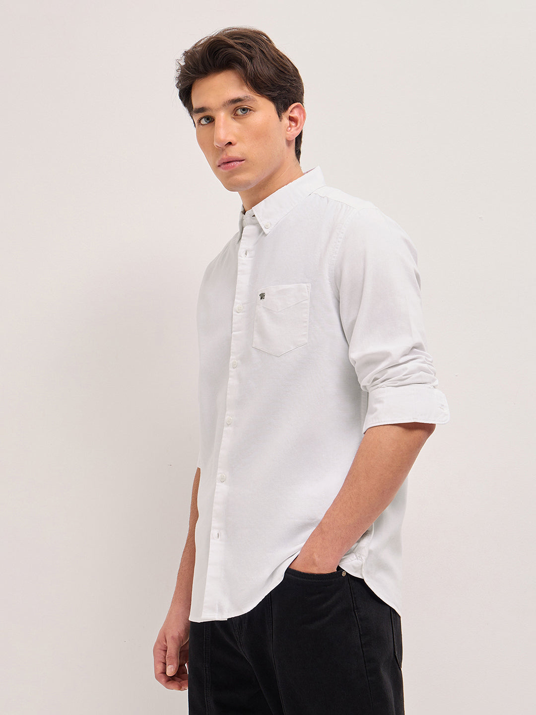 Men White Solid Slim Fit Casual Shirt