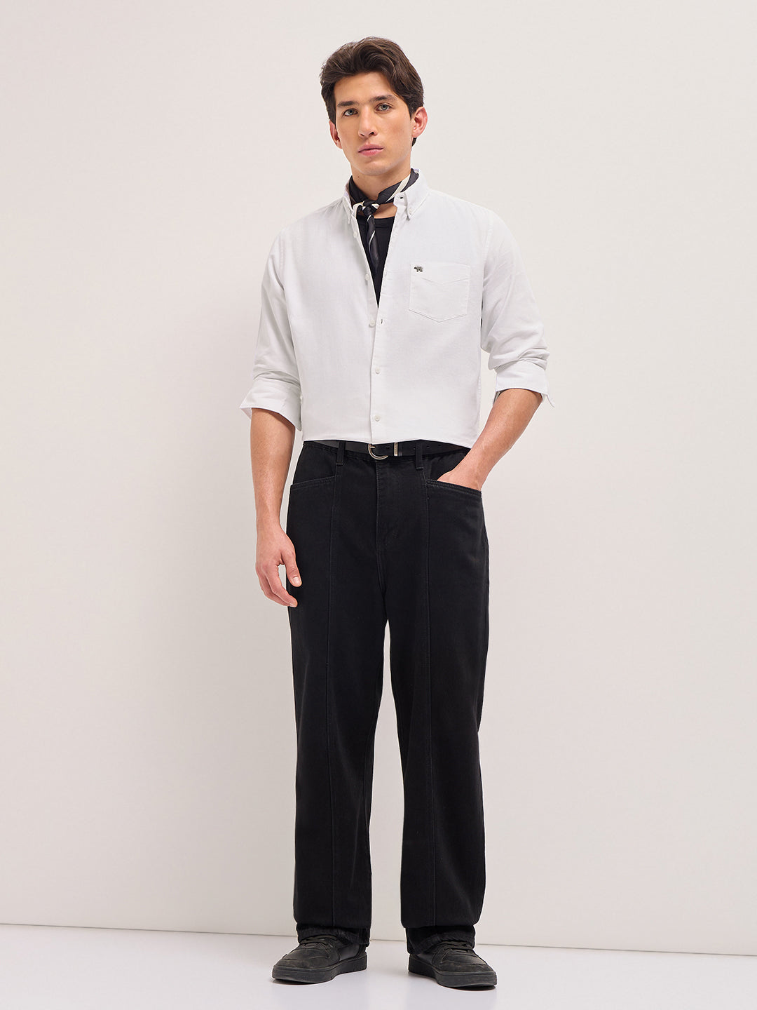 Men White Solid Slim Fit Casual Shirt