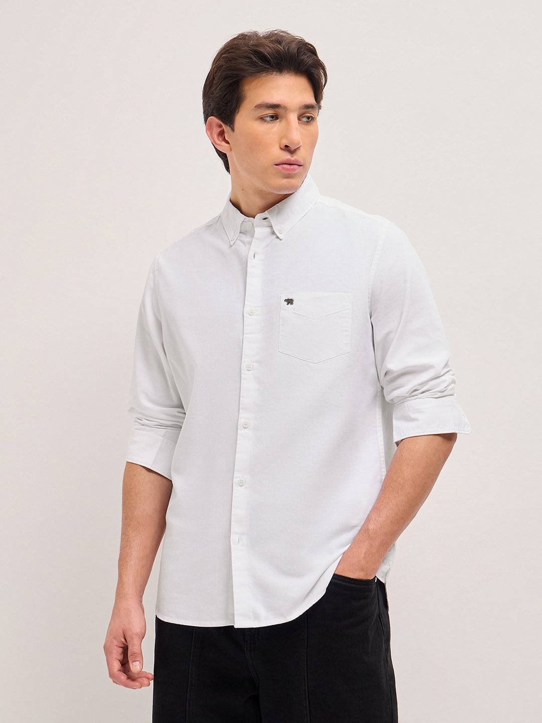 Men White Solid Slim Fit Casual Shirt
