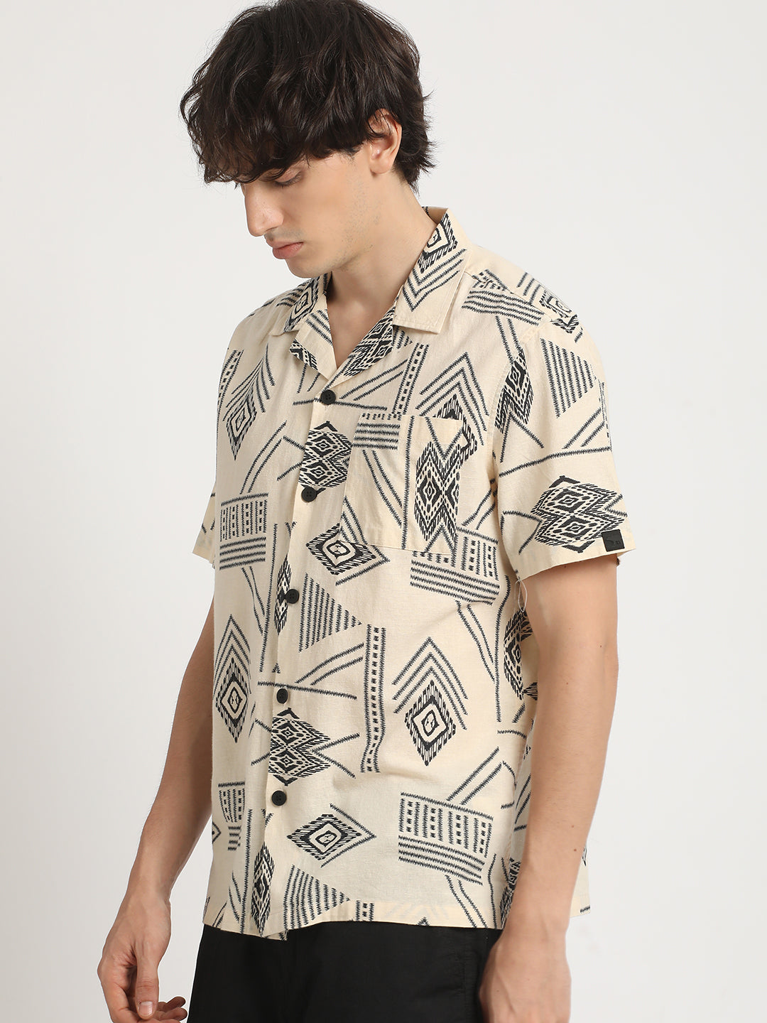 Men Cream Printed Regular Fit Cotton Casual Shirt