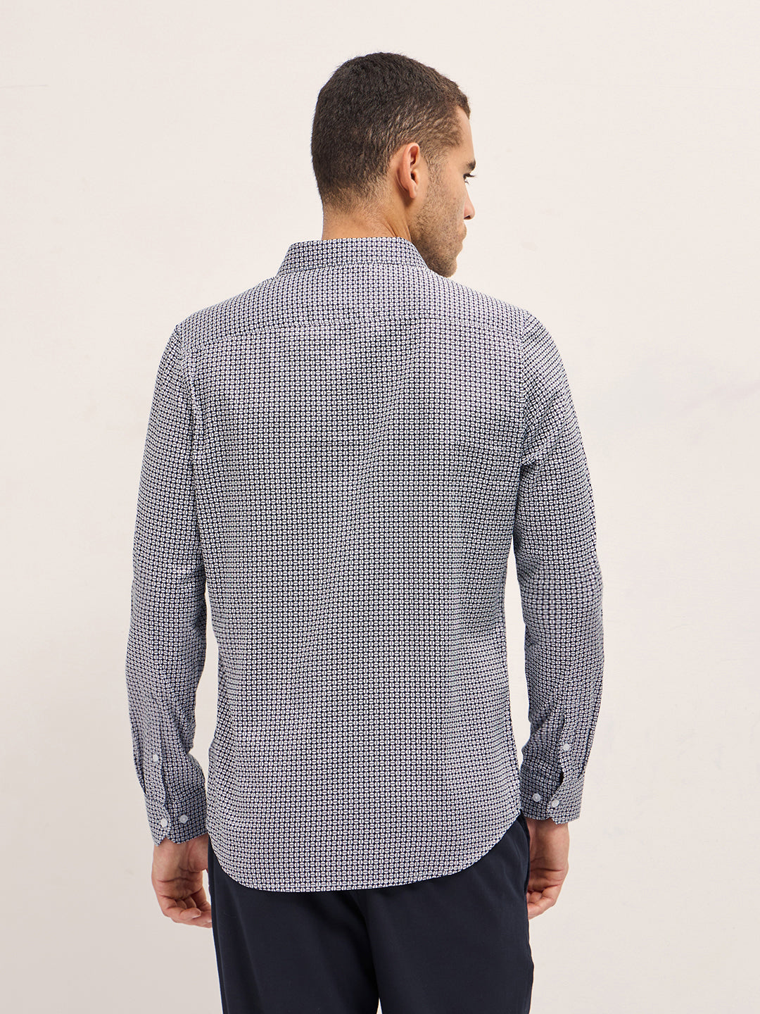 Men Navy BlueWhite Geometric Printed Tailored Fit Formal Shirt