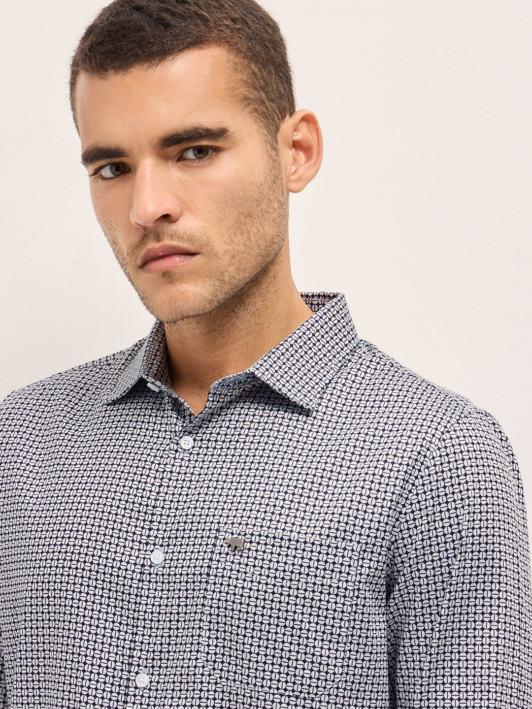 Men Navy BlueWhite Geometric Printed Tailored Fit Formal Shirt