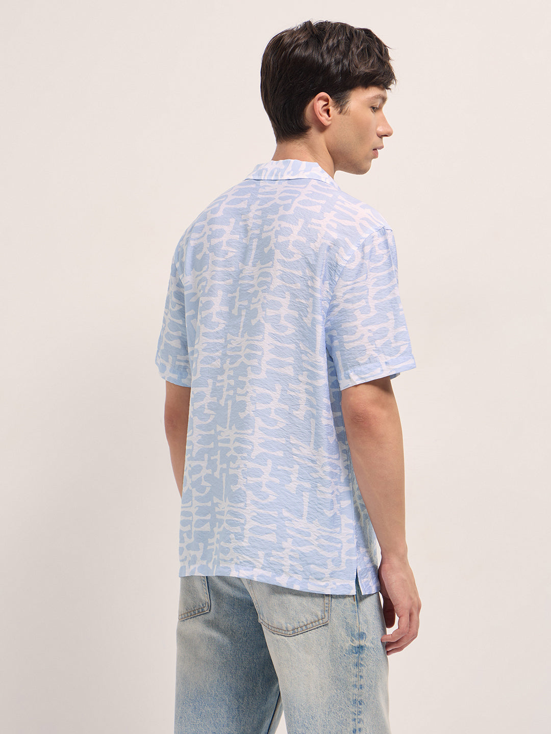 Men Light Blue Abstract Brush Stroke Print Relaxed Fit Cuban Collar Shirt