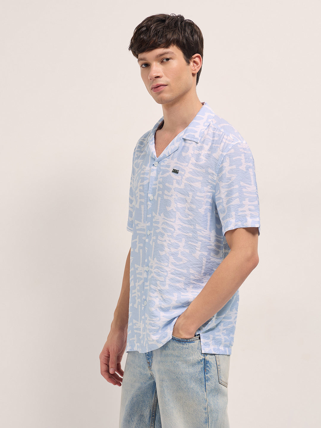 Men Light Blue Abstract Brush Stroke Print Relaxed Fit Cuban Collar Shirt