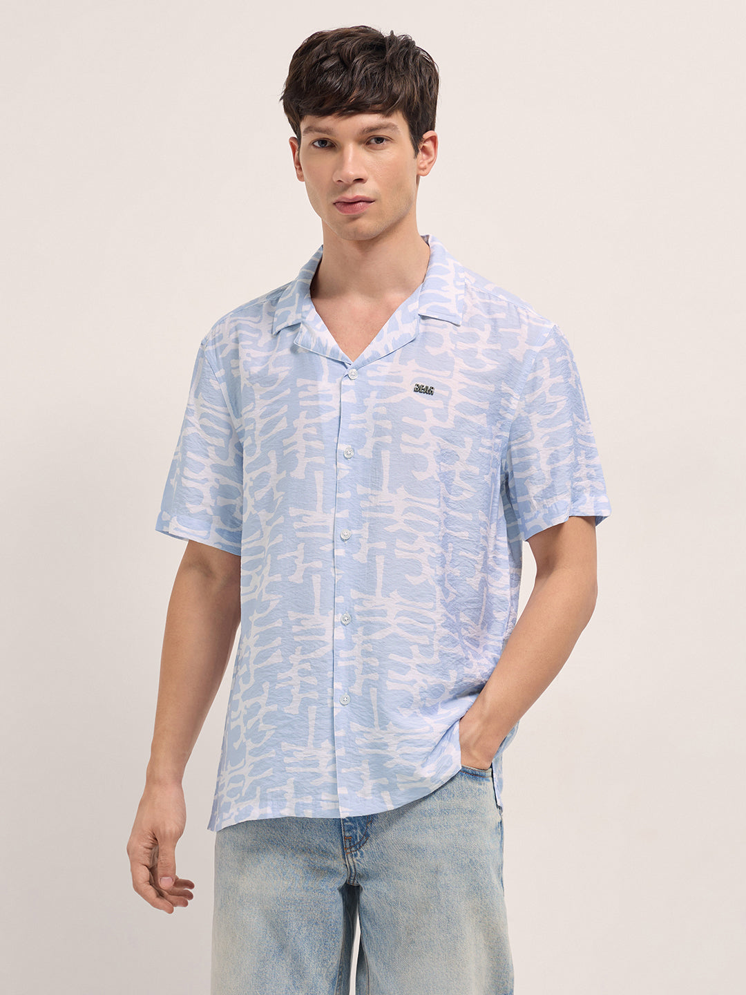 Men Light Blue Abstract Brush Stroke Print Relaxed Fit Cuban Collar Shirt