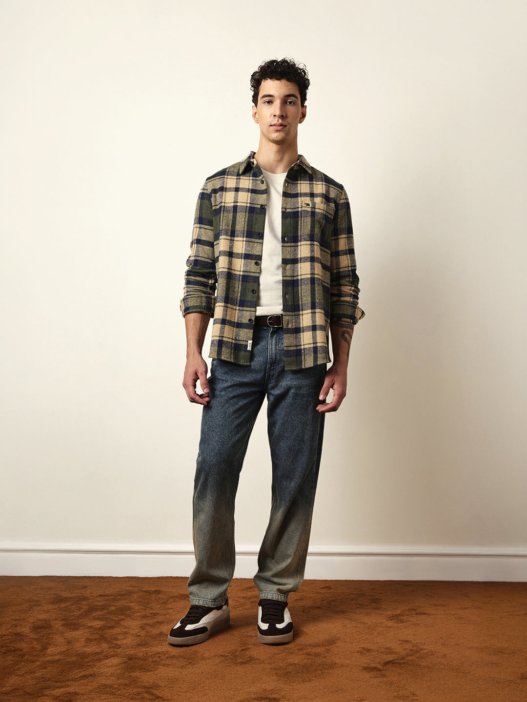 Men Modern Fit Casual Shirt