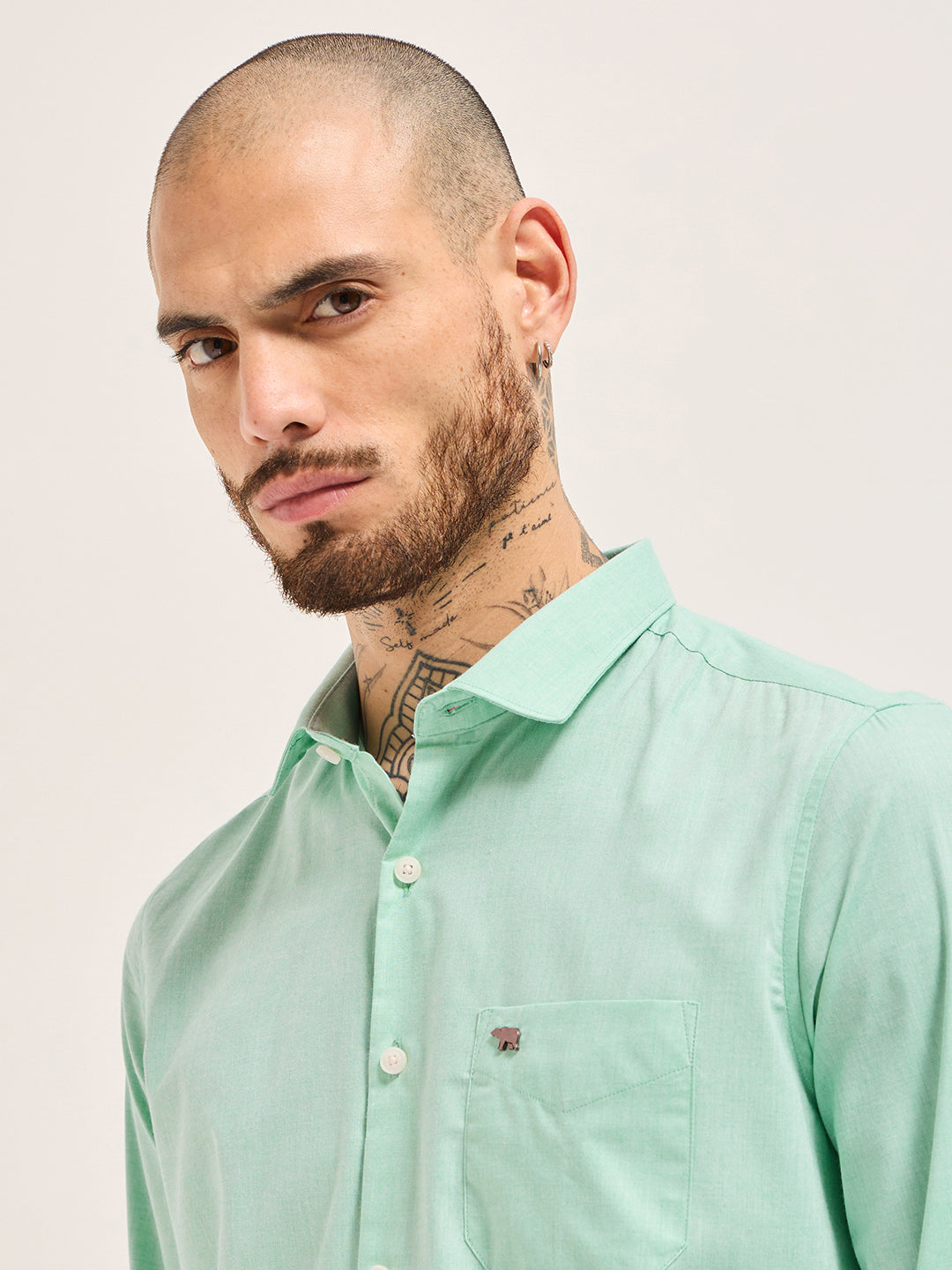 Men Green Solid Tailored Fit Polyester Blend Formal Shirt