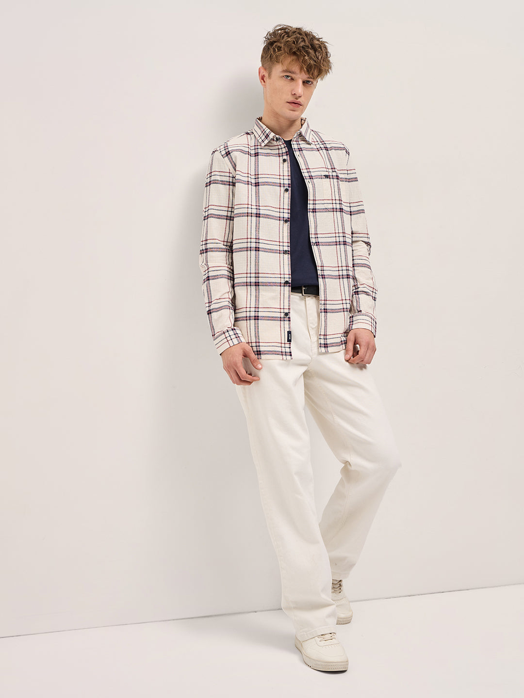 Men White Checked Slim Fit Casual Shirt