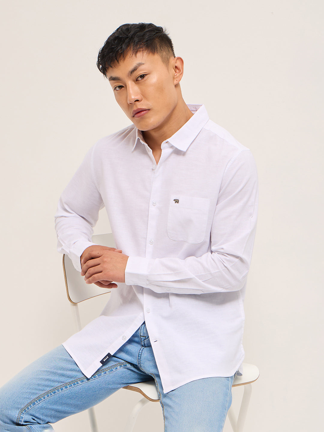 Men White Cotton Linen Slim Fit Solid Casual Shirt