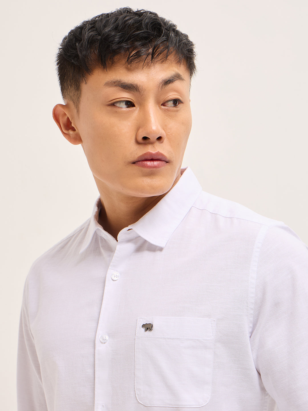 Men White Cotton Linen Slim Fit Solid Casual Shirt
