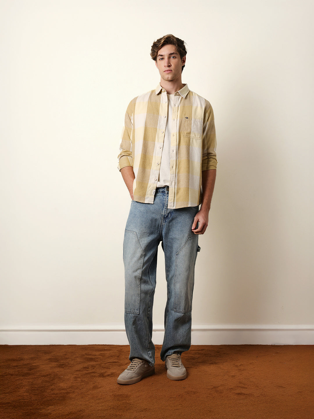 Men Checked Casual Full-Sleeve Shirt