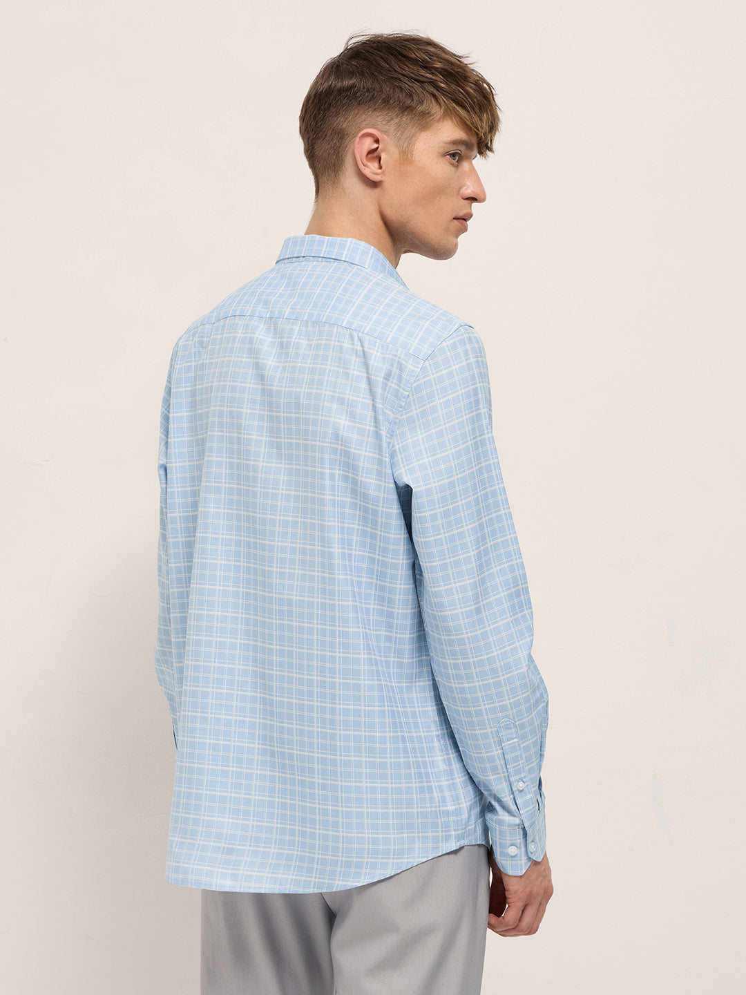 Men Light Blue Checked Tailored Fit Formal Shirt.