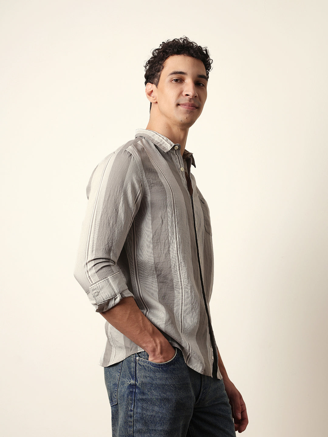 Men Modern Fit Casual Shirt