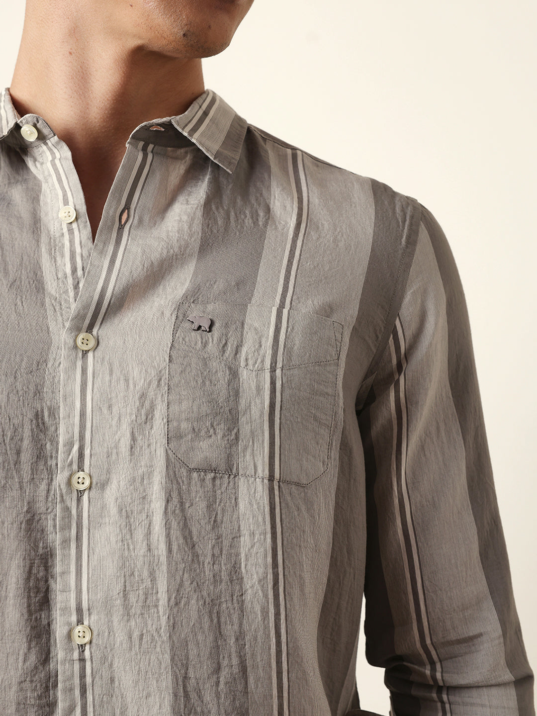 Men Modern Fit Casual Shirt