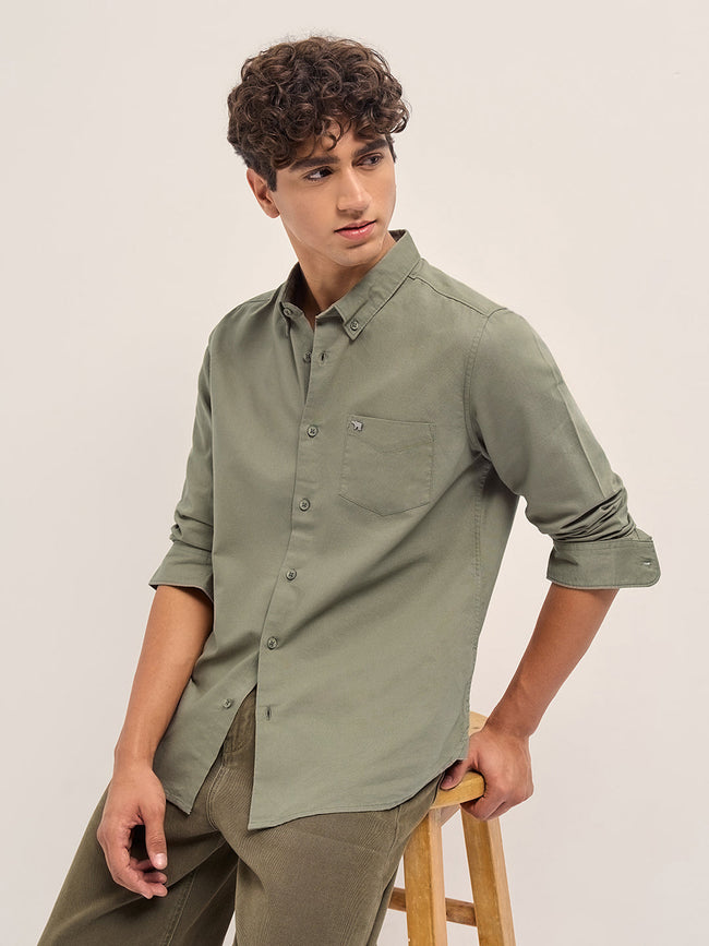 Men Olive Solid Slim Fit Casual Shirt
