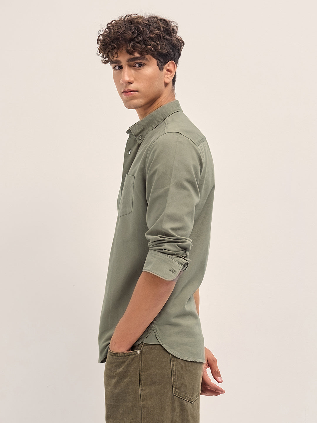 Men Olive Solid Slim Fit Casual Shirt