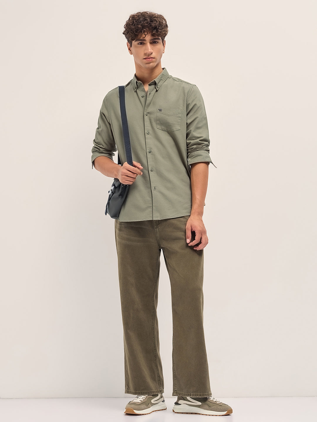 Men Olive Solid Slim Fit Casual Shirt