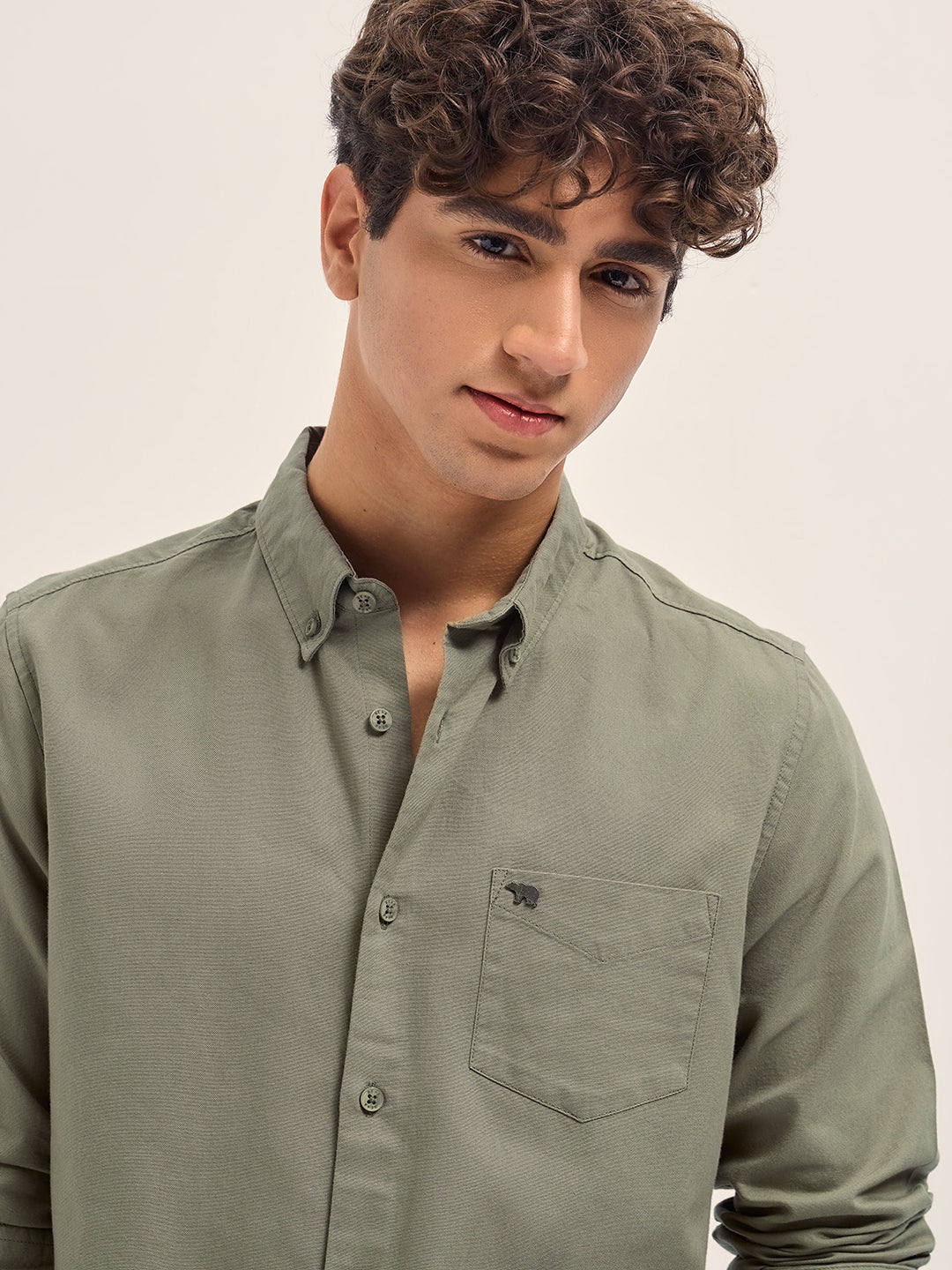 Men Olive Solid Slim Fit Casual Shirt