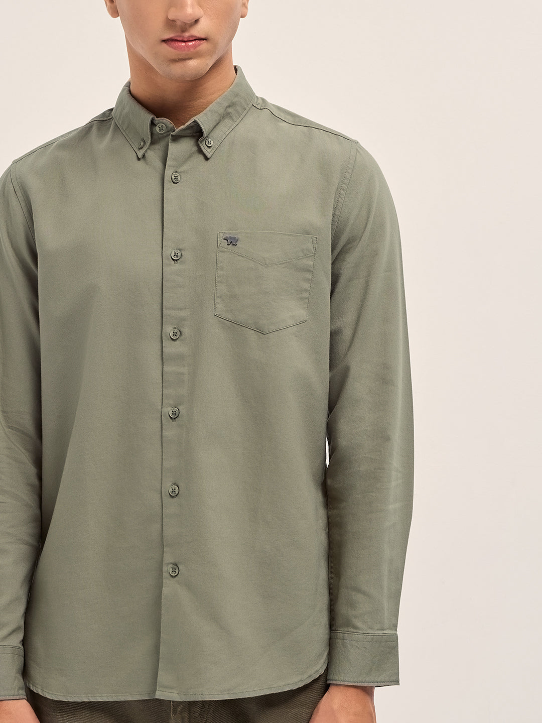 Men Olive Solid Slim Fit Casual Shirt