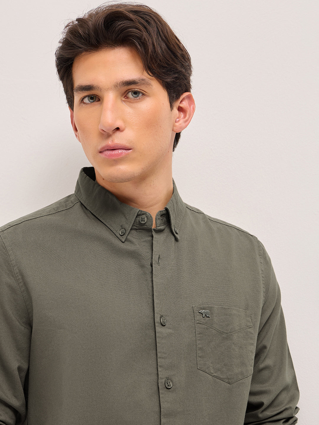 Men Olive Solid Slim Fit Casual Shirt