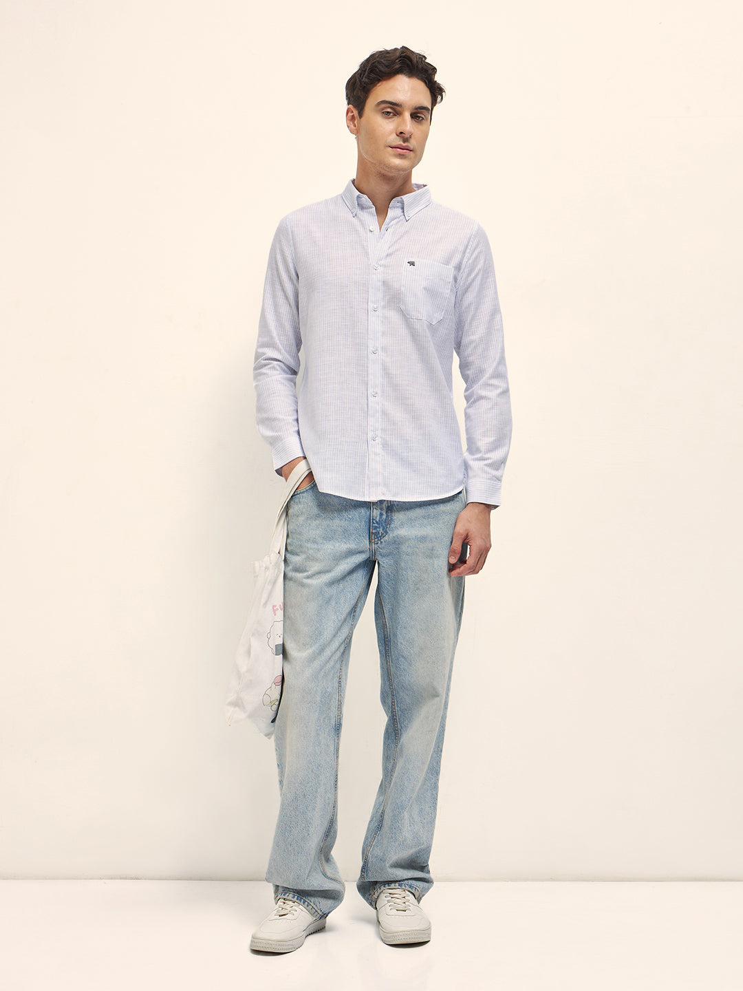 Men White Vertical Pin Stripes Slim Fit Casual Shirt
