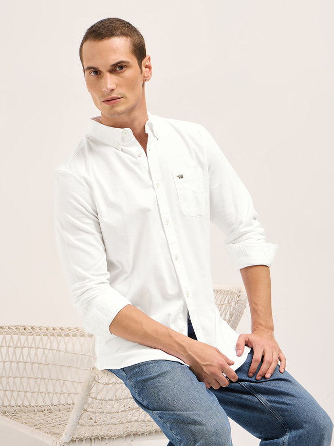 Men White Solid Cotton Blend Slim Fit Casual Shirt