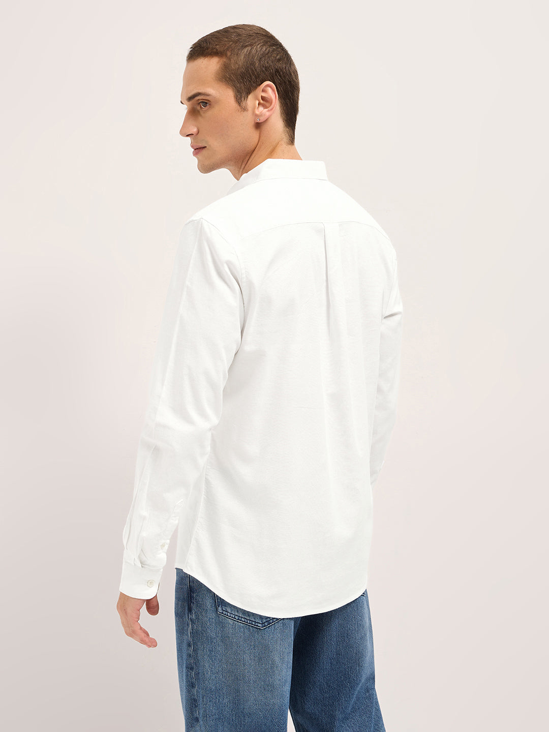 Men White Solid Cotton Blend Slim Fit Casual Shirt