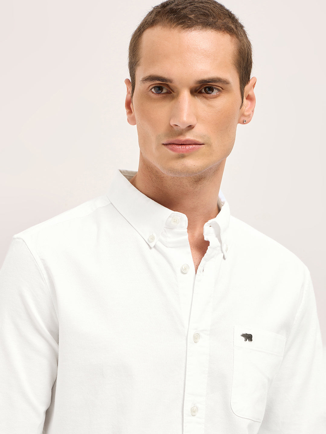 Men White Solid Cotton Blend Slim Fit Casual Shirt