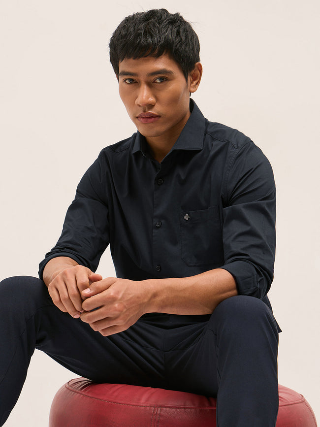 Men Navy Blue Solid Polyester Blend Tailored Fit Formal Shirt