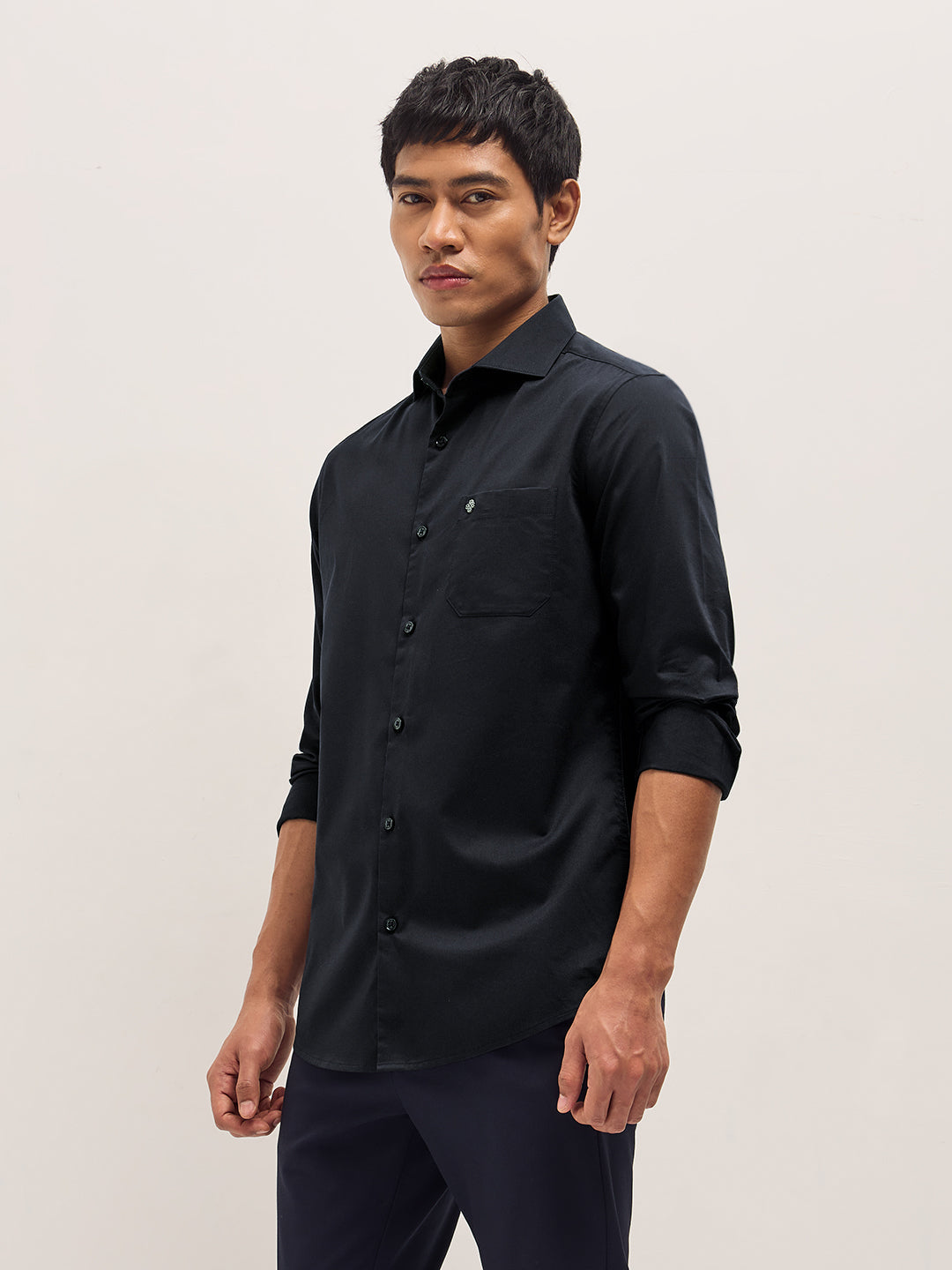 Men Navy Blue Solid Polyester Blend Tailored Fit Formal Shirt