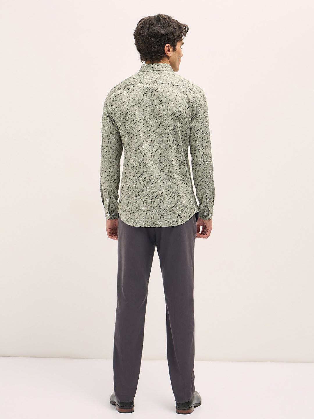 Men Light Pista Green Geometric Printed Tailored Fit Formal Shirt