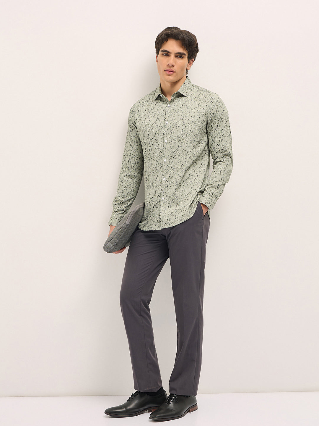 Men Light Pista Green Geometric Printed Tailored Fit Formal Shirt