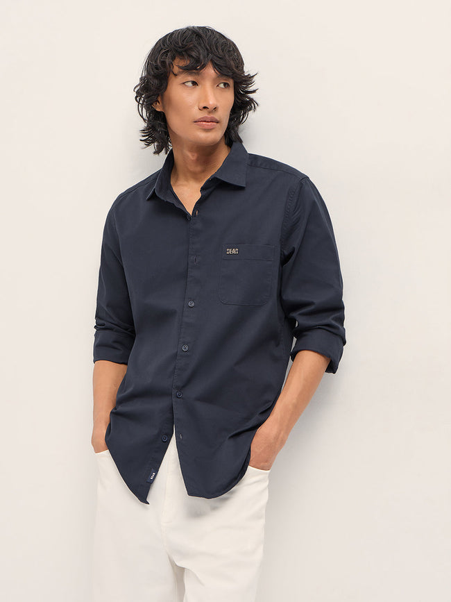 Men Navy Blue Cotton Blend Solid Slim Fit Casual Shirt