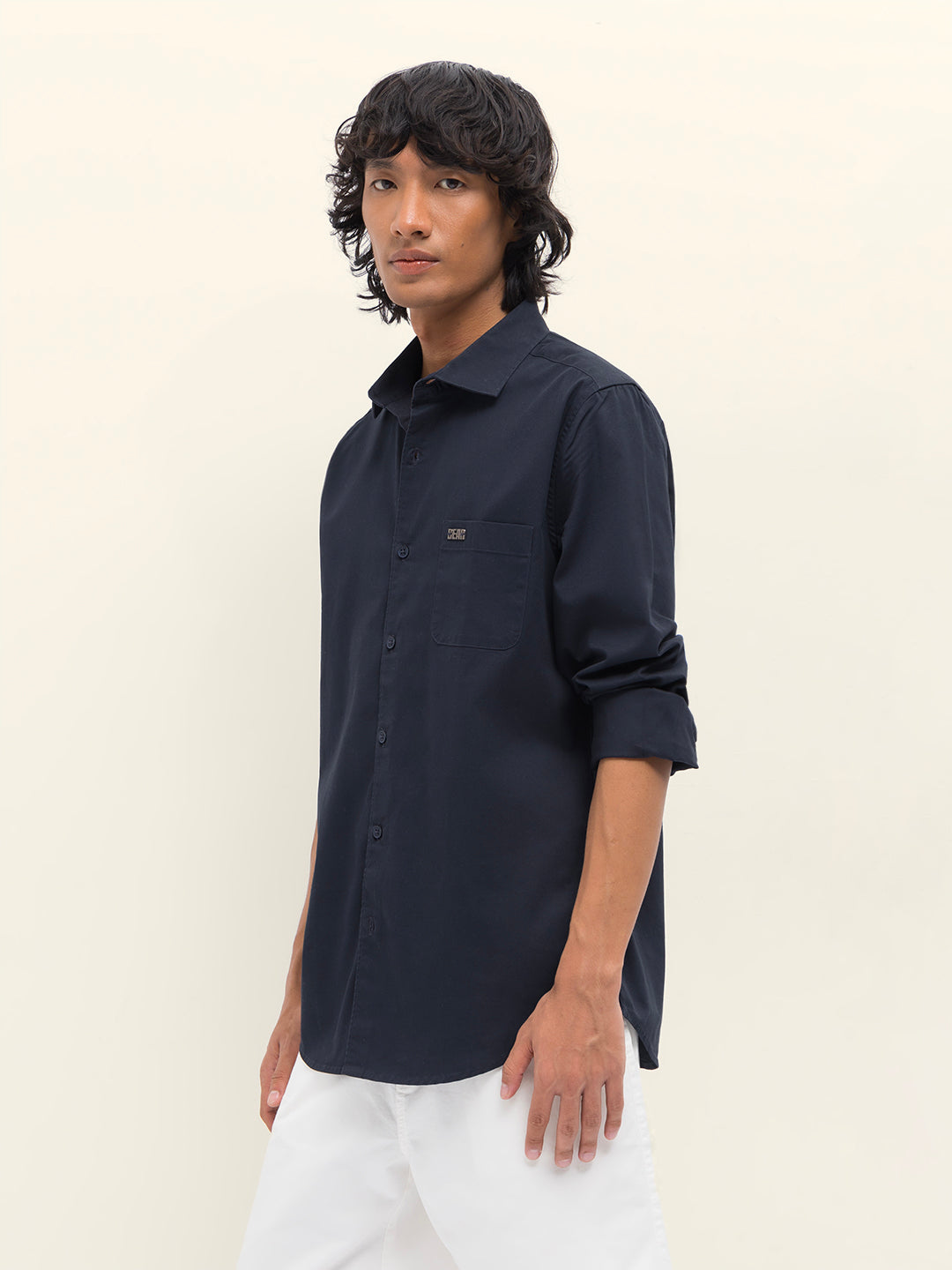 Men Navy Blue Cotton Blend Solid Slim Fit Casual Shirt
