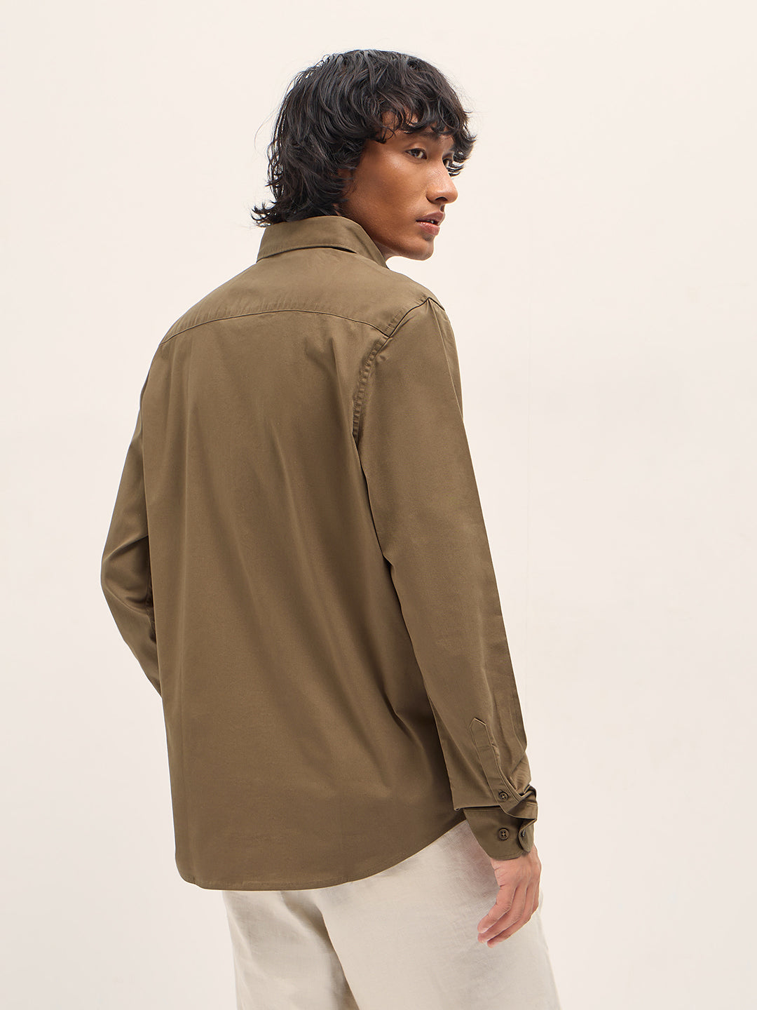 Men Brown Cotton Blend Solid Slim Fit Casual Shirt