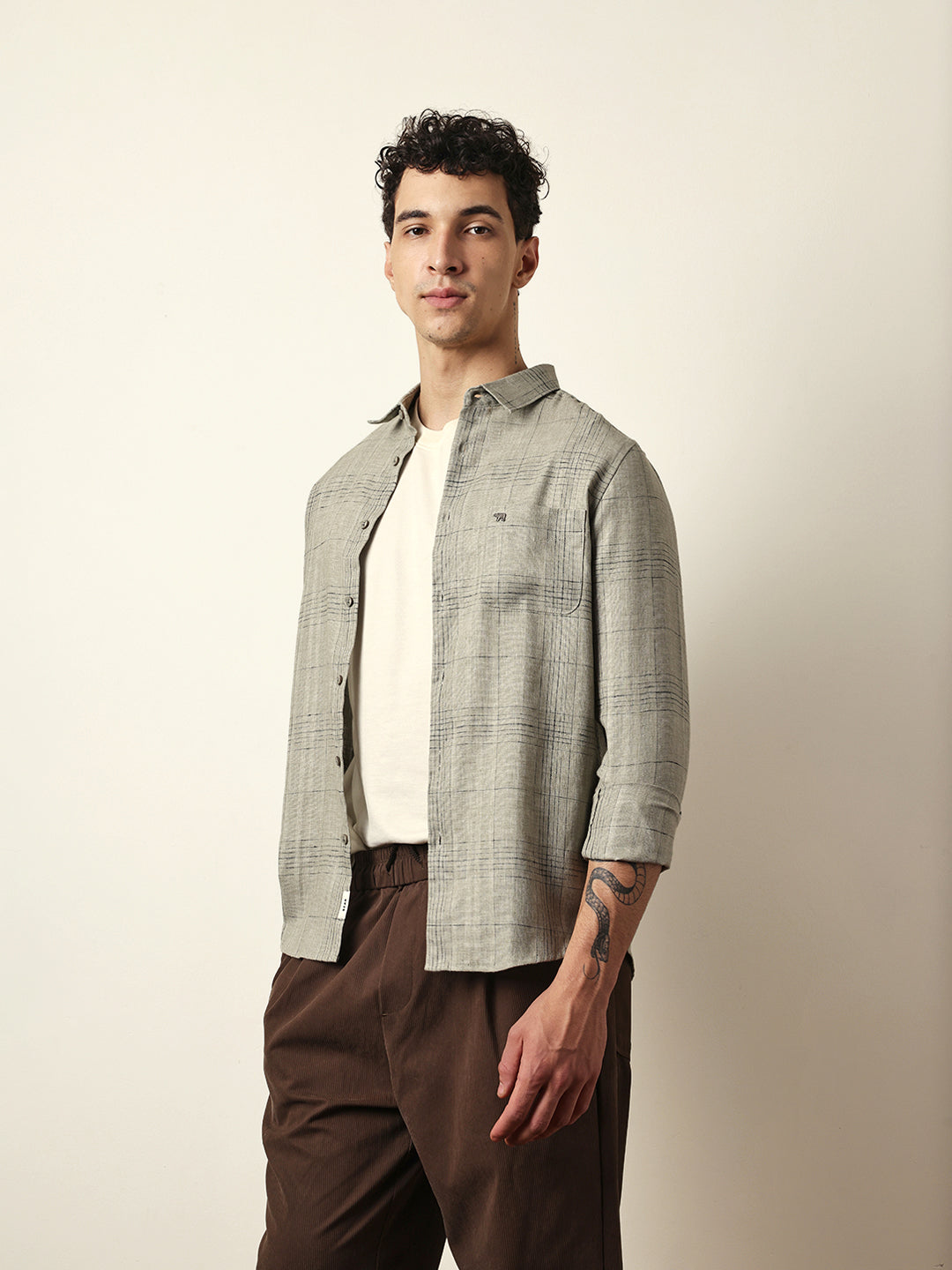 Men Modern Fit Casual Shirt