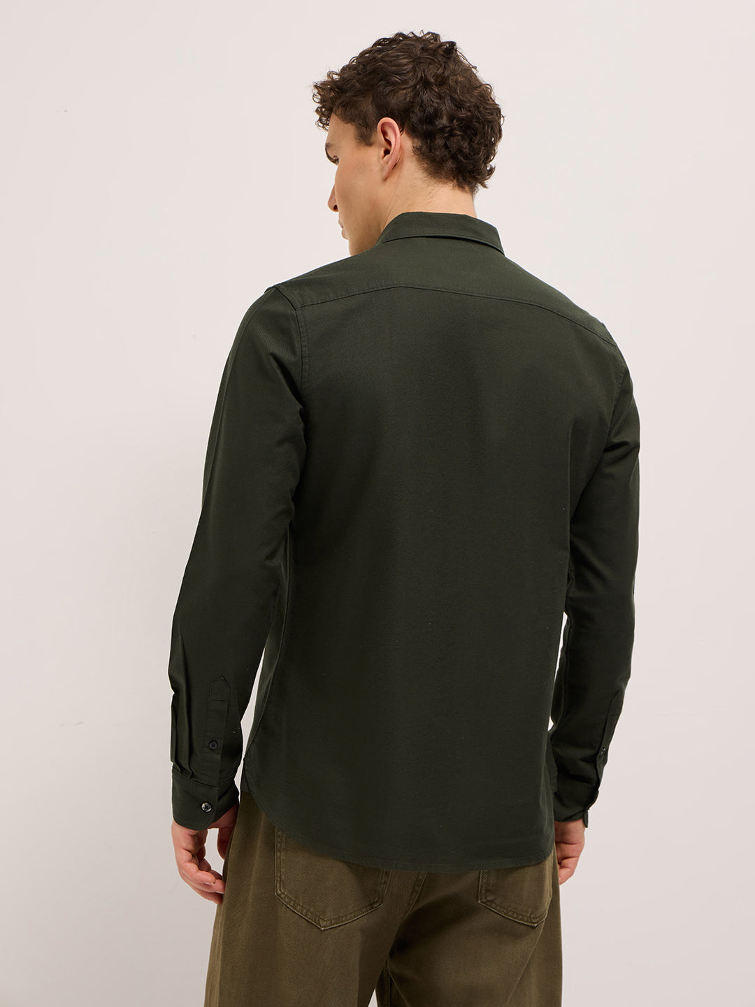 Men Green Solid Cotton Blend Slim Fit Casual Shirt