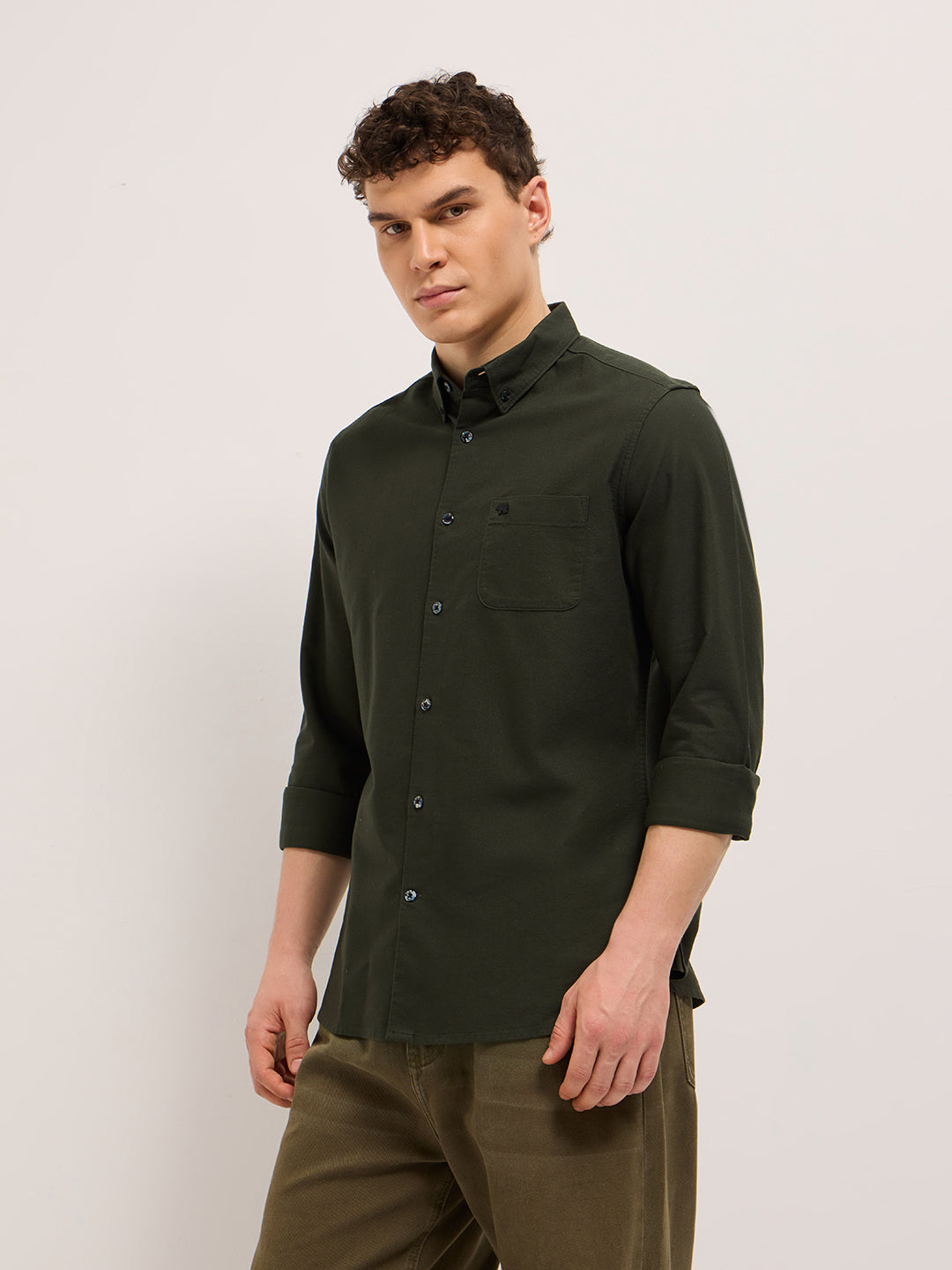 Men Green Solid Cotton Blend Slim Fit Casual Shirt
