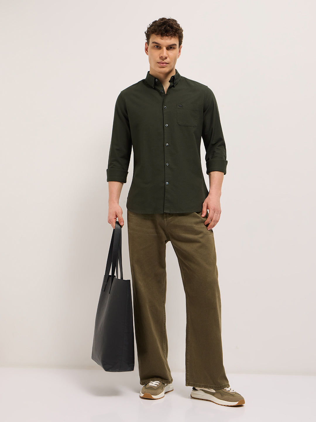 Men Green Solid Cotton Blend Slim Fit Casual Shirt