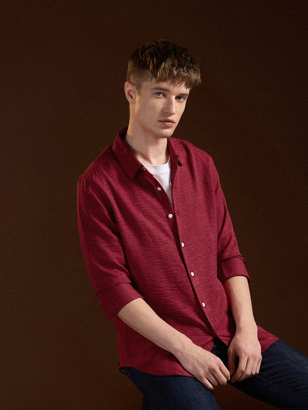 Men Red Solid Seersucker Effect Slim Fit Casual Shirt