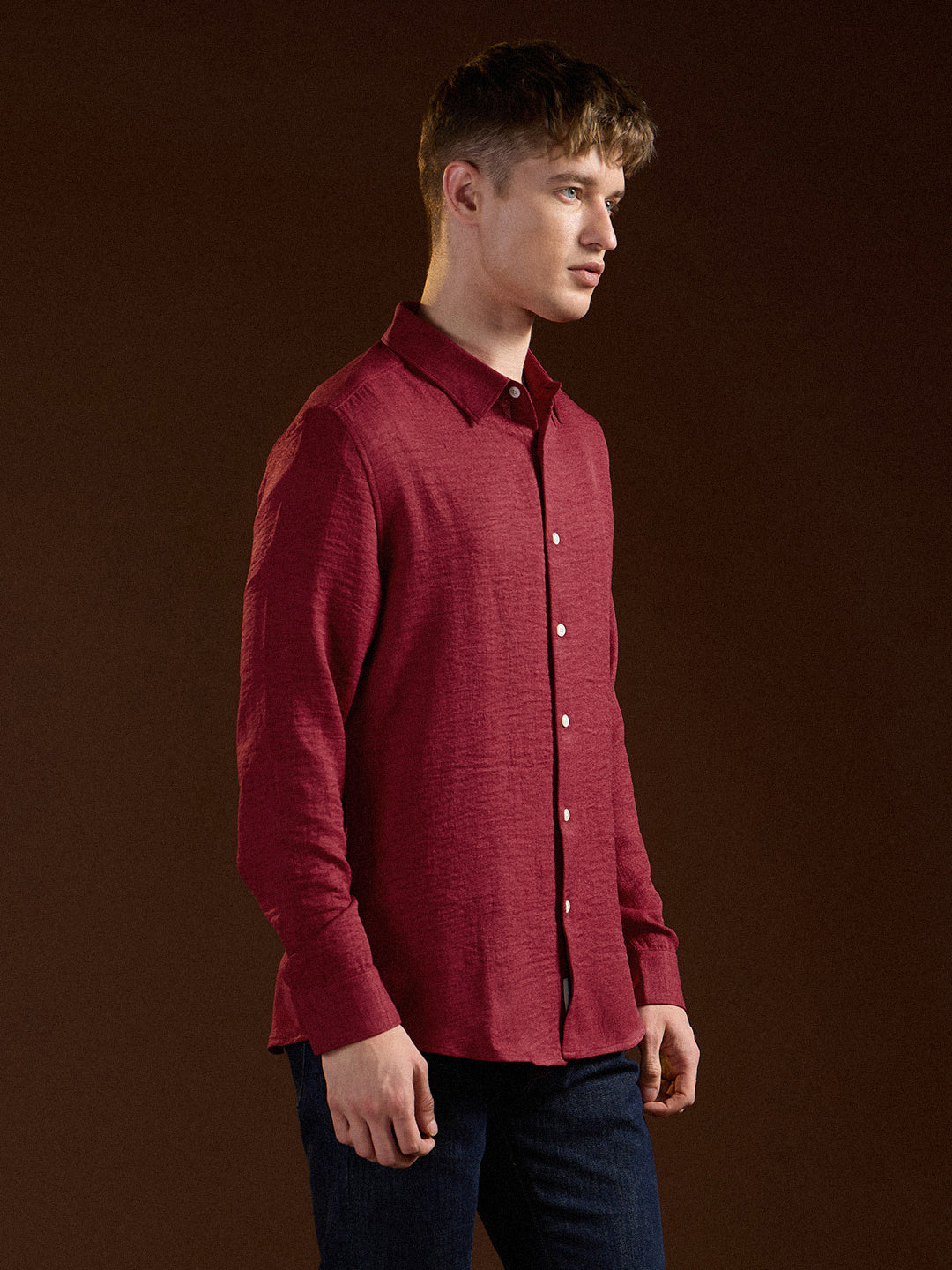 Men Red Solid Seersucker Effect Slim Fit Casual Shirt