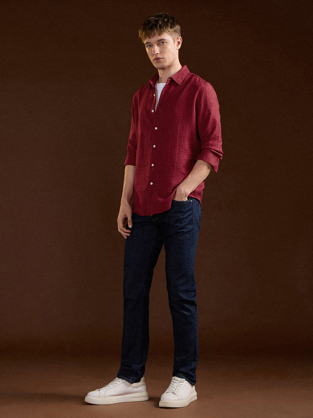 Men Red Solid Seersucker Effect Slim Fit Casual Shirt